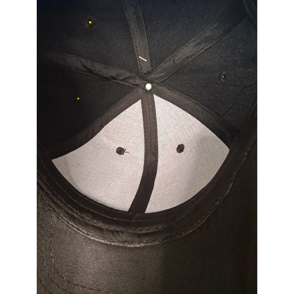 Black Cap - Picture 5 of 6